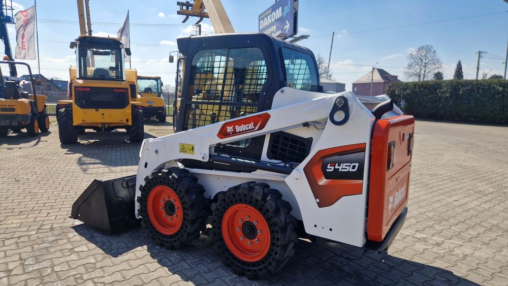 Bobcat S Ładowarka Po Serwisie Olejowym - Nowe Drzwi