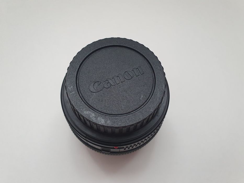 Об'єктив Canon 50-1,4.