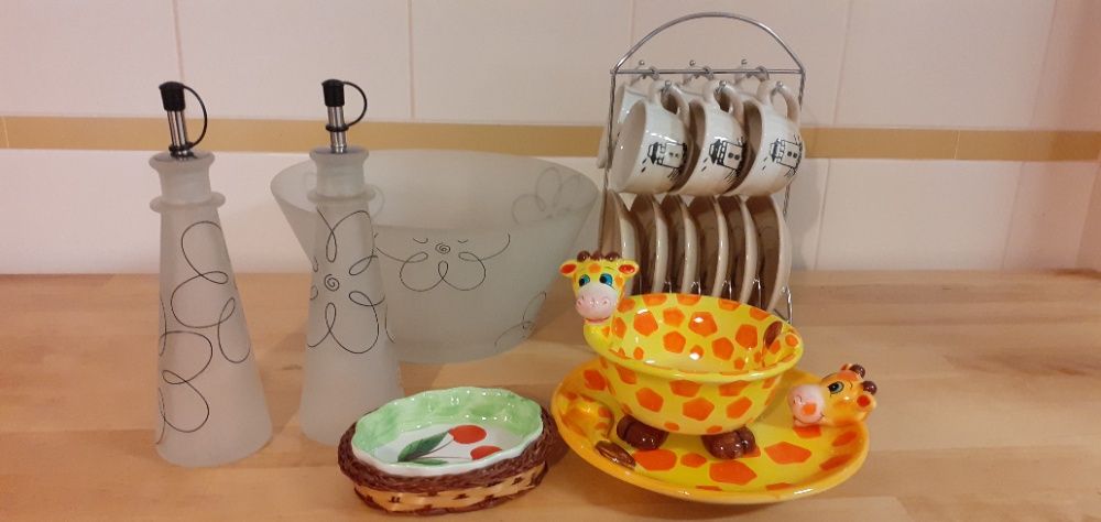 frascos perfume + loiças + guarda jóias desde 0,50€