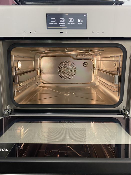 Духовка -Пароварка фірми Miele DGC 7845