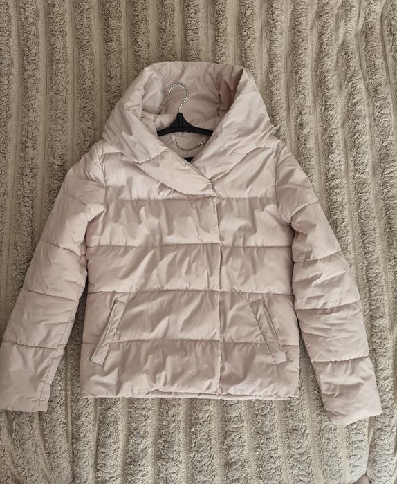 Весняна куртка жіноча