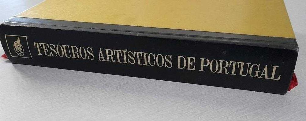 Livro 'Tesouros Artísticos de Portugal'