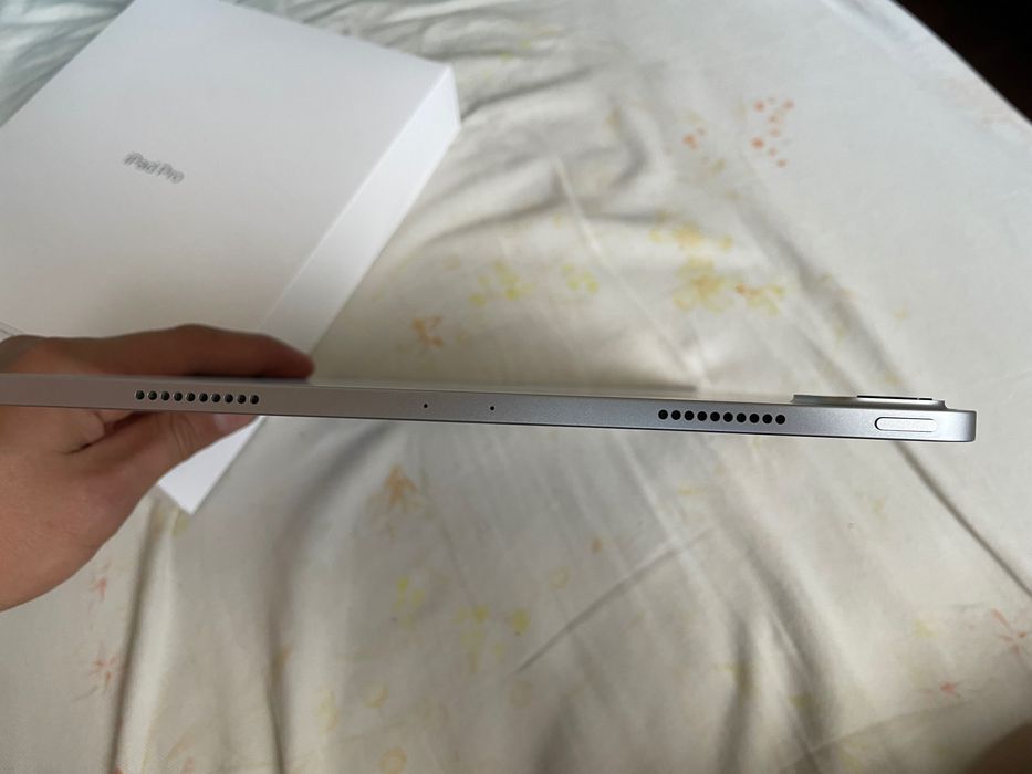 iPad Pro 12.9” 6.ª Geração 256GB - Troca por BMW