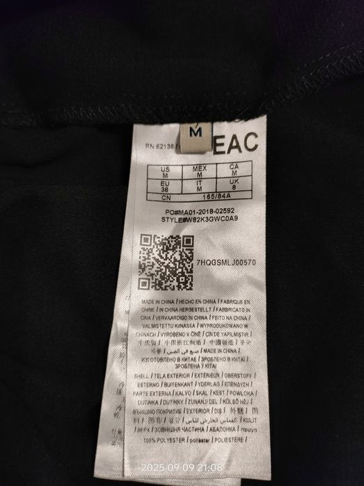 Czarny kombinezon Guess rozmiar M