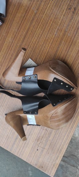 Szpilki Levi's Rozmiar 38 obcas 8cm