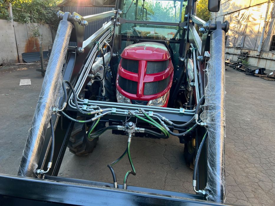 Швидкозʼємний Погрузчик КУН-4000 для трактора МТЗ ЮМЗ Т-40 Виробник