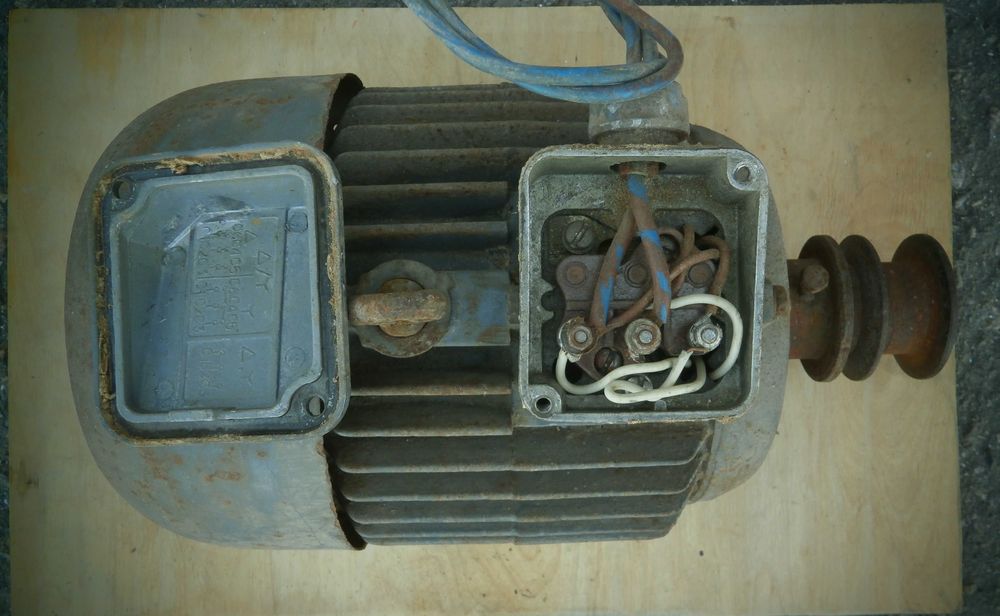 Мотор от циркулярки 220 - 380 В 35 кг СССР