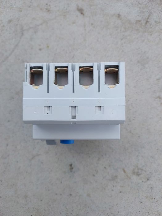 Interruptor Diferencial Hager CF480F 4P 80A 300mA