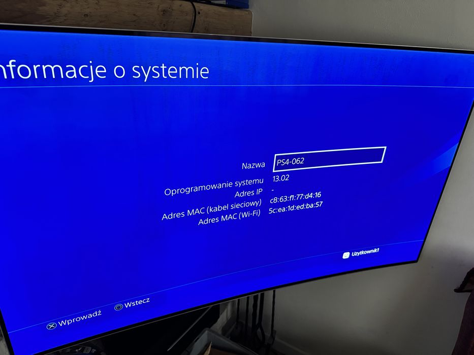 Ps4 pro 1tb/pad/4 gry