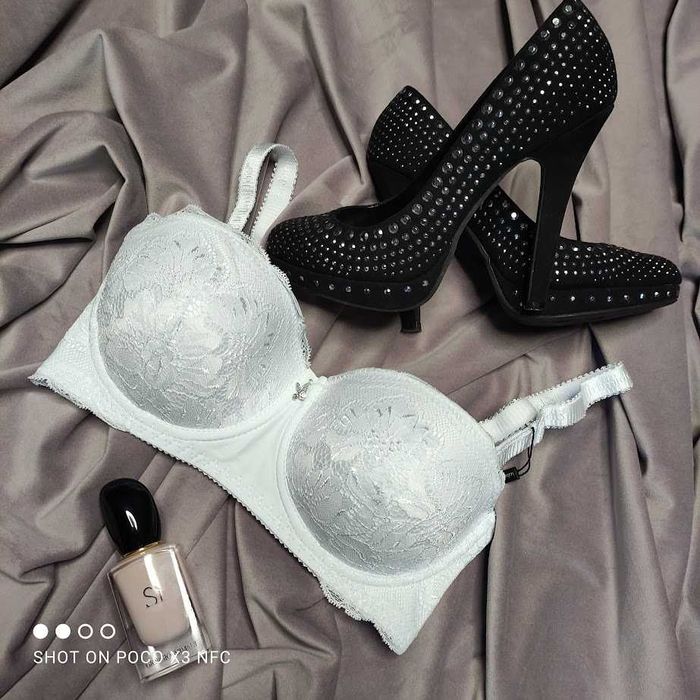 Biustonosz bardotka biały 75/80/85D intimidao