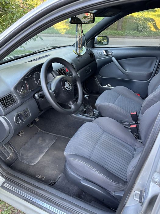 Продам Skoda Octavia 1.8 AGU