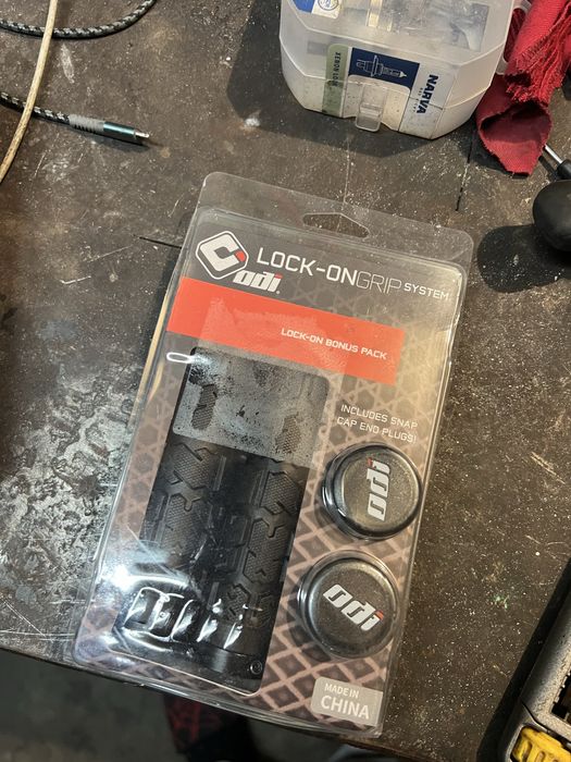 Nowe gripy odi rogue ( dartmoor chromag ns dh fr ht dirt enduro slope