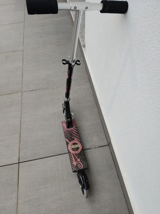 Trotinete da marca Berg  em muito bom estado