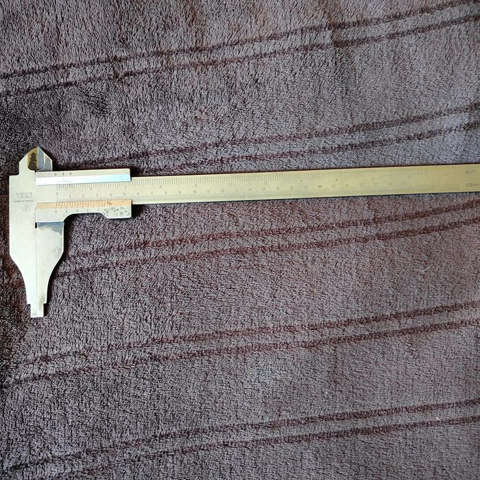 Suwmiarka analogowa