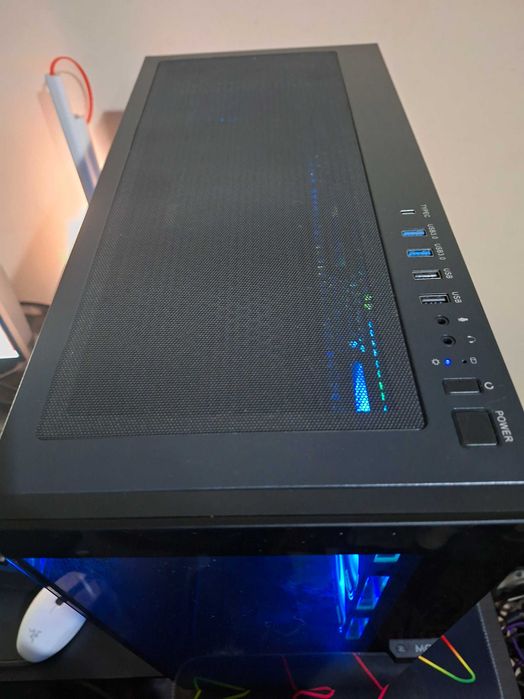 PC Gaming  com gráfica RTX 4070,  em excelente estado, pronto a jogar.