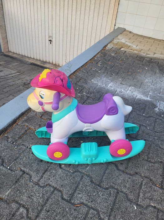 Cavalo de baloiço e rodas Chicco