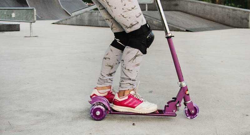 Hulajnoga dla dzieci LED (niebieski lub fioletowy)