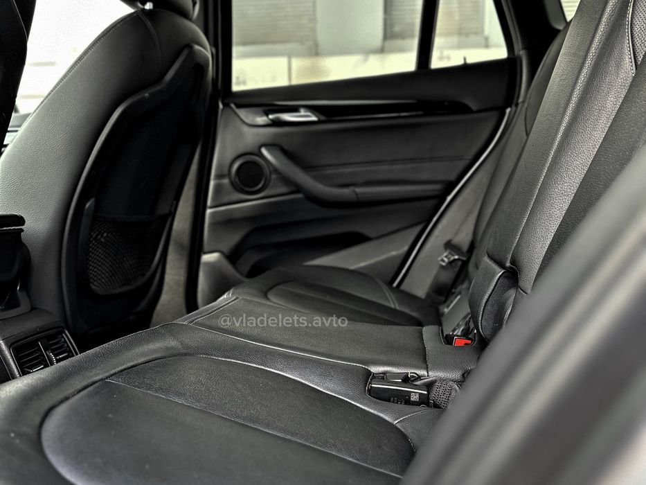 BMW X1 28i • 2016 • 2.0 бензин (B46) • Панорама • Полный привод xDrive