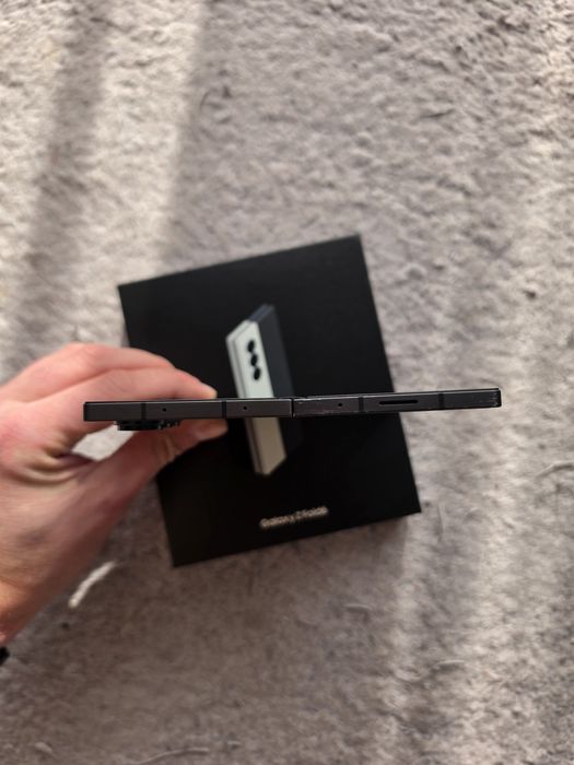 Samsung Fold6 12 GB RAM / 512 GB