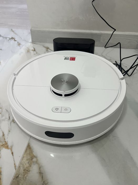 Срочно продам робот пилосос Roborock Q7 TF