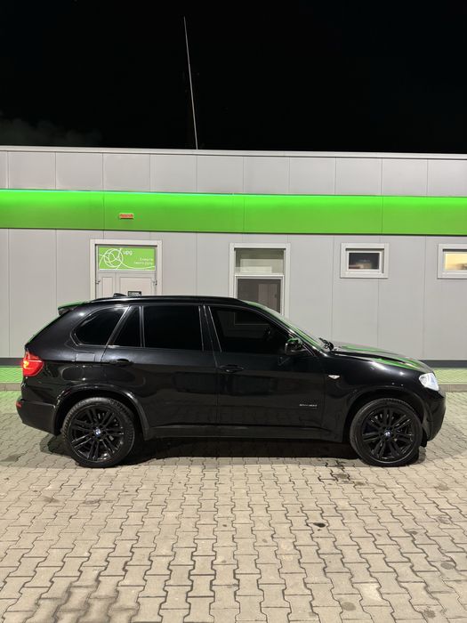 Особисте BMW X5 в ідеальному стані !!!