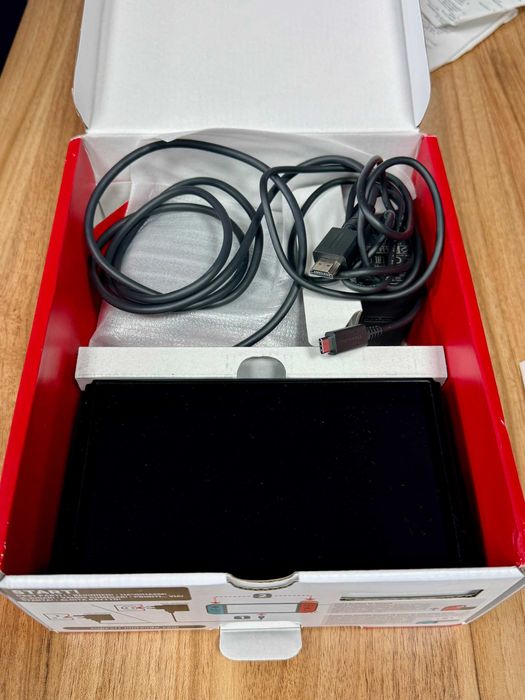 Nintendo Switch OLED Czerwono-niebieski - UŻYWANY JAK NOWY !