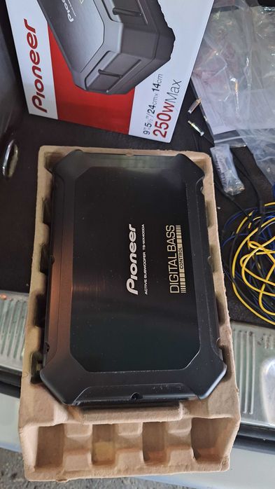Subwoofer aktywny samochodowy Pioneer ts-wx400da