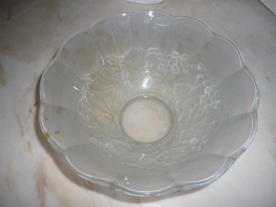 Taça ou fruteira de pé baixo e vidro fosco vintage 27x12cm