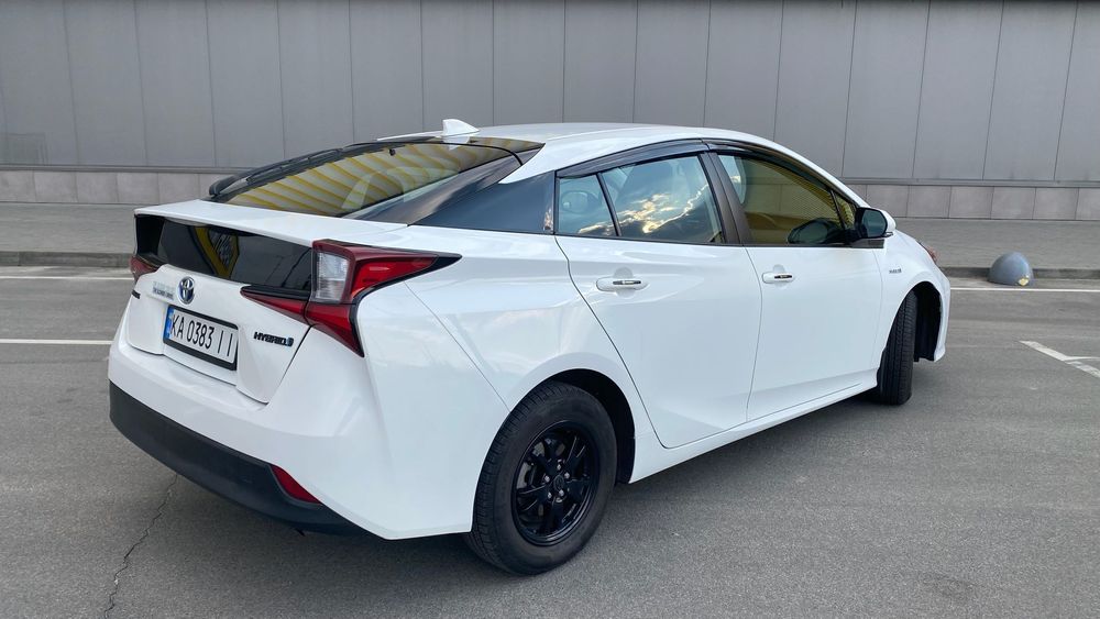 Toyota Prius Hybrid 2020 AWD 4x4