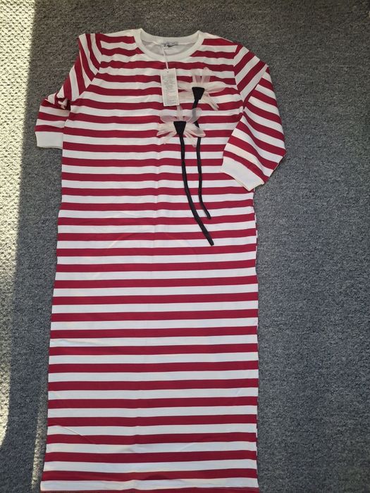 Sukienka dresowa  aplikacja 3d Nowa z metką