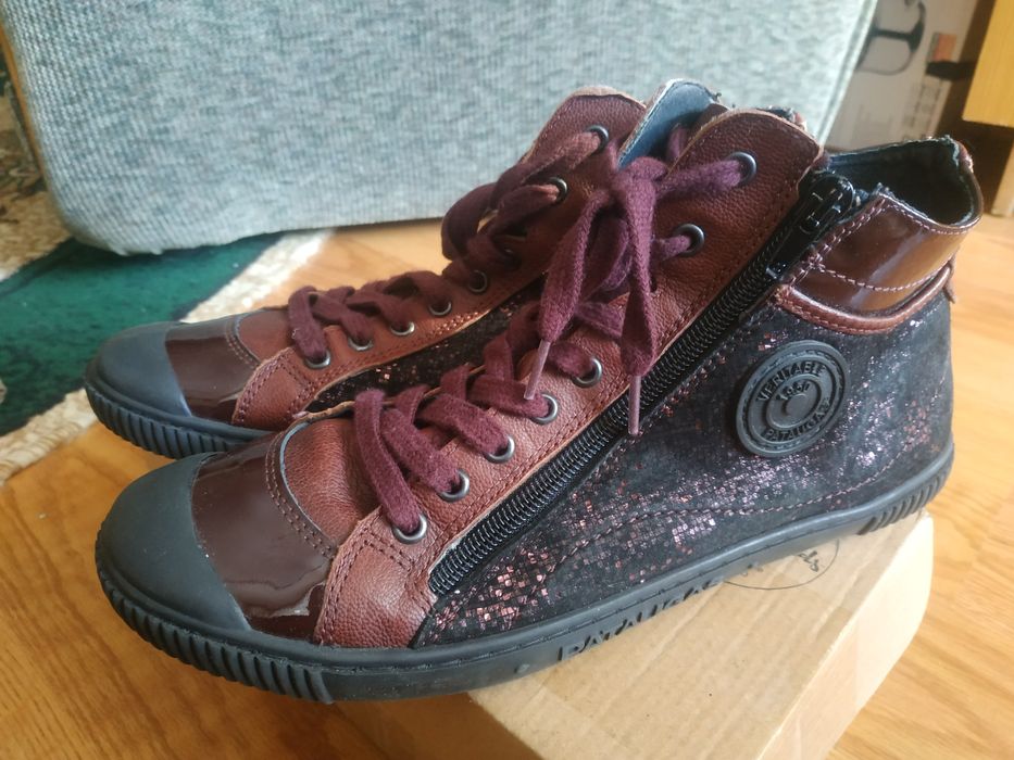 Челсі - Взуття жіноче сапоги і кросівки