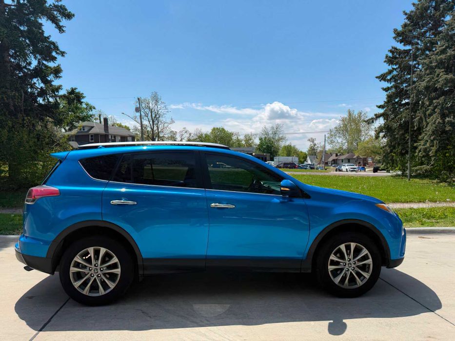 Toyota RAV4 Limited      2018