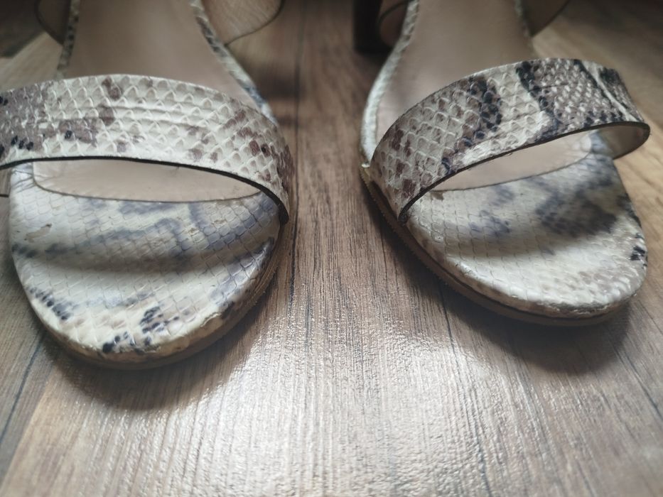 Eleganckie buty/sandałki na grubej koturnie Prima Moda/38