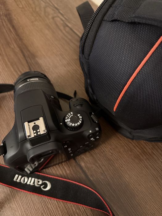 дзеркальний  фотоапарат Canon eos 4000D