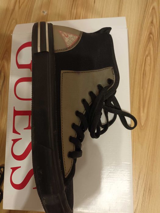 Buty męskie Guess w kartonie rozm 42