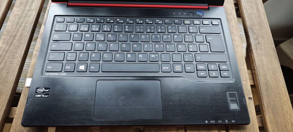 Ultrabook Fujitsu U772 Vermelho 8GB RAM