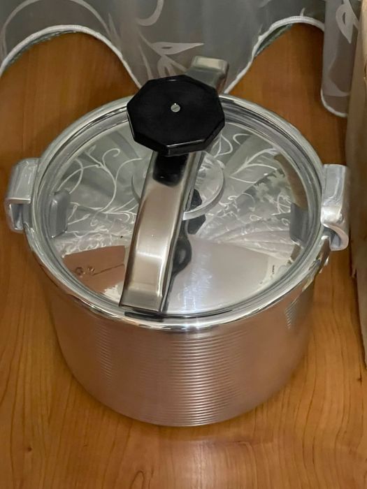 Продам скороварку нова.