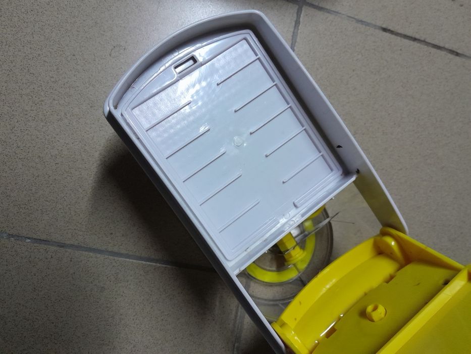 Ręczna maszynka do szatkowania z pojemnikiem korbką i 1 ostrze