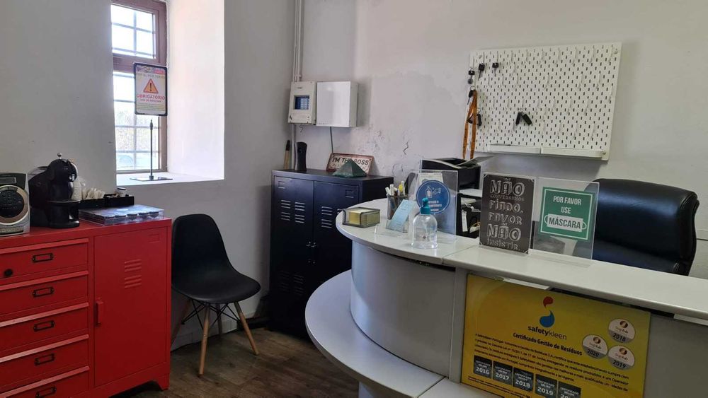 Oficina auto equipada à venda – Ferreiras, Albufeira