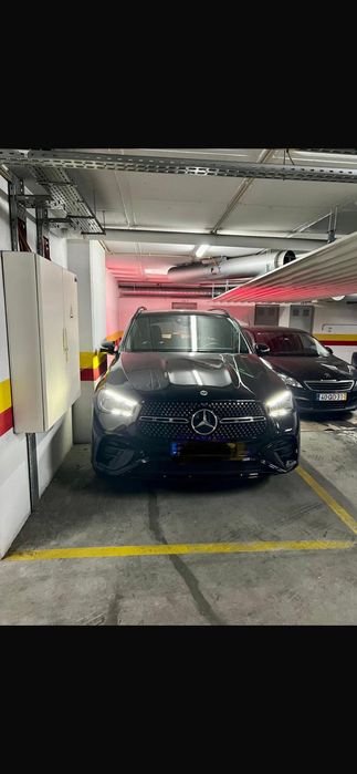 Viatura Mercedes - bens
