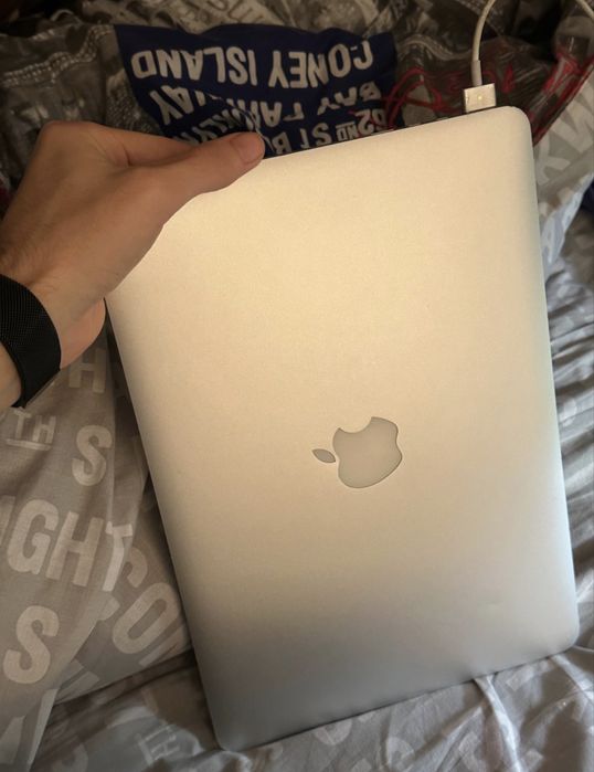 Macbook Pro 13” 2015 8 gb 128 gb silver