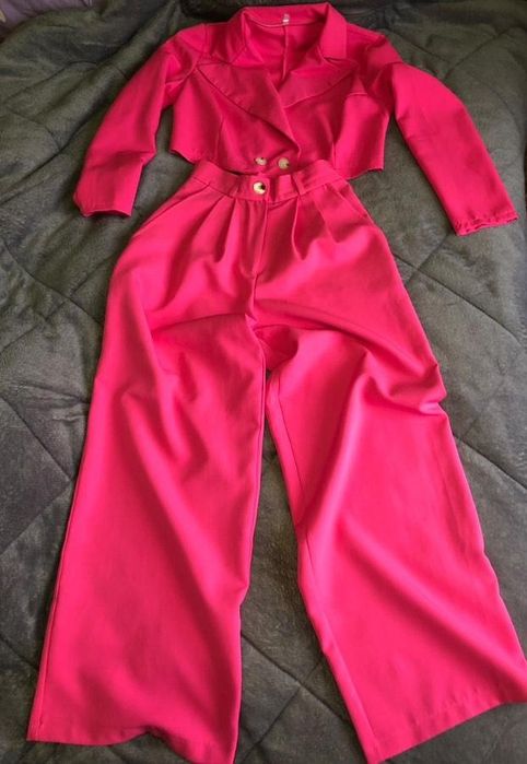 Класичний костюм