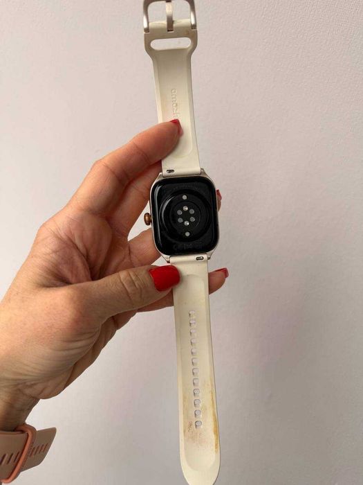 б/у Смарт годинник Amazfit GTS 4 A Zepp Brand Gold бежевий