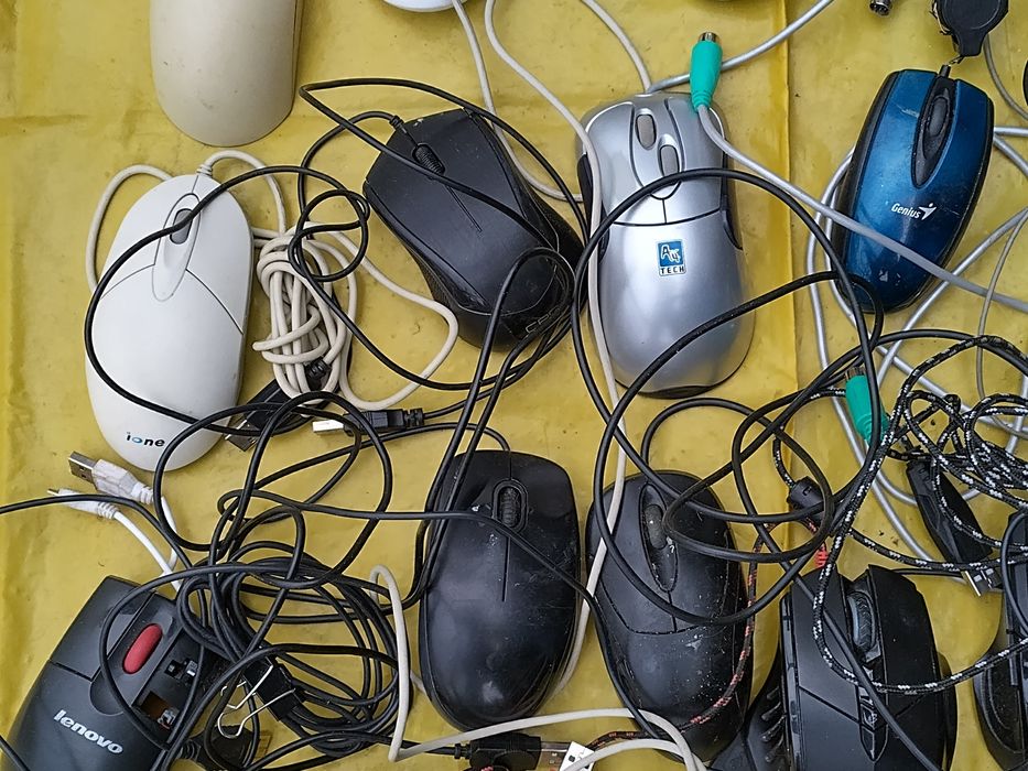 23 шт Компьютерные мышки цена за все  компьютерные мыши