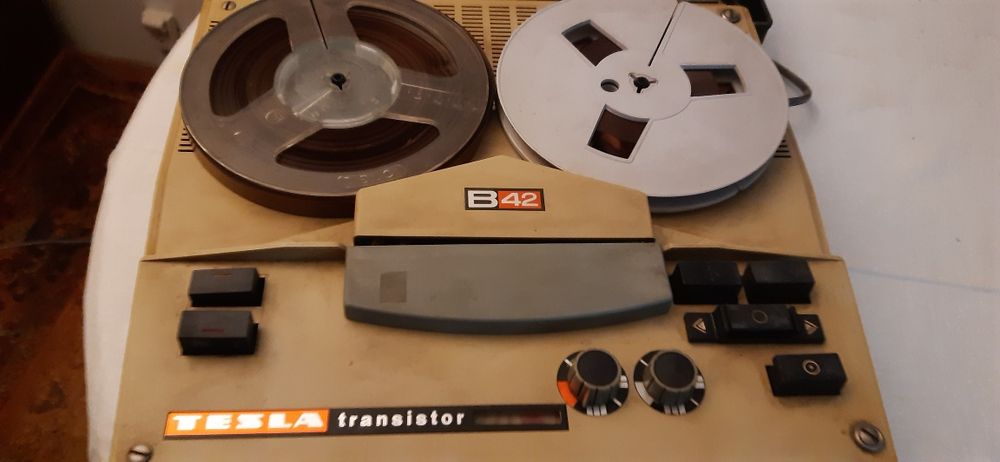Magnetofon Tesla B42 szpulowy