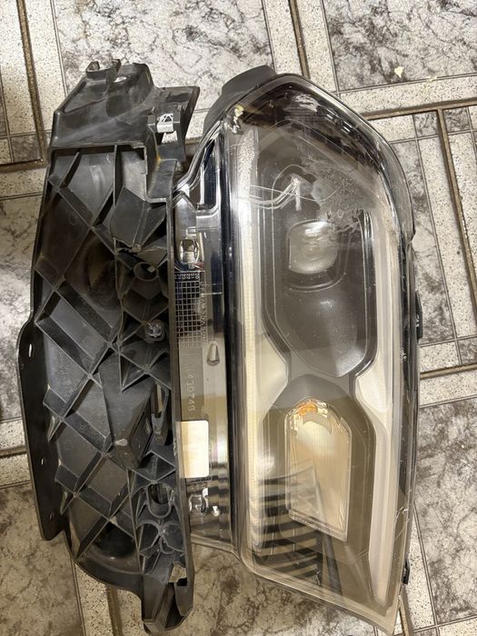 Dodge durango 21r lampa prawa