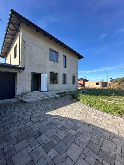 Продаж будинку в с. Солонка 261 м.кв