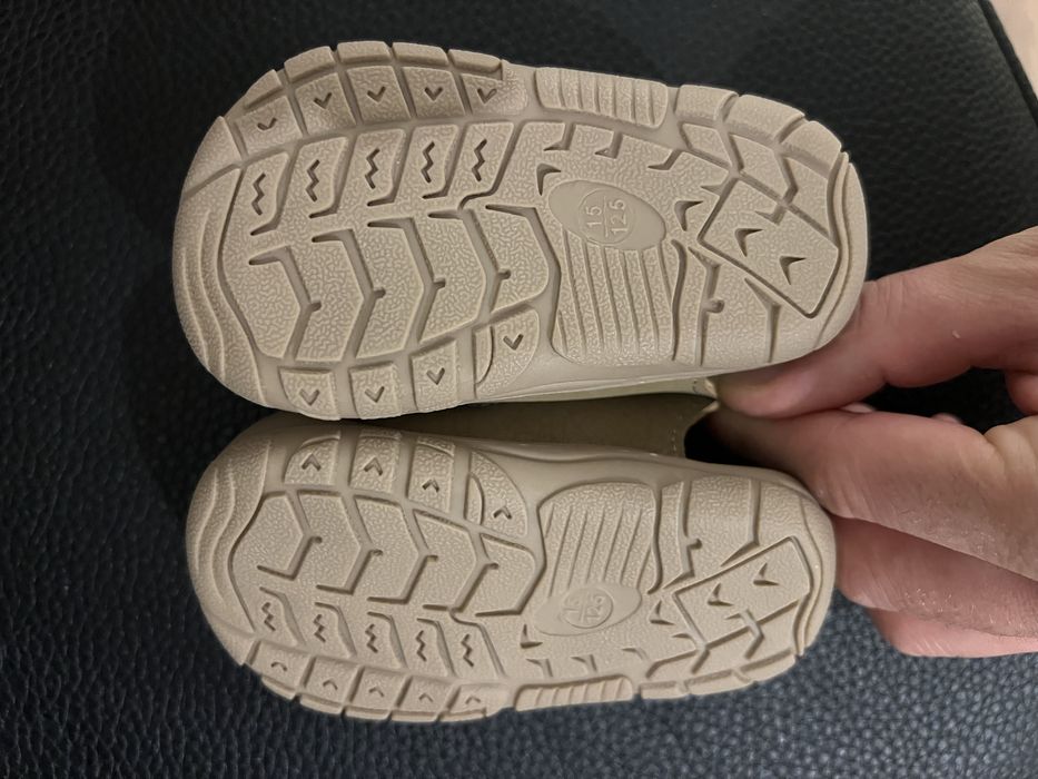 Дитячі босоніжки, нові, довжина стопи 11,8