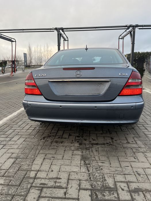 Продається Мерседес Бенз Е320