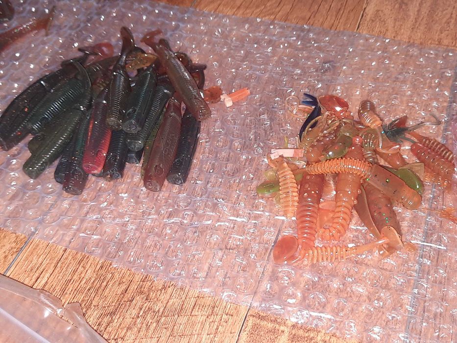 Рыболовные приманки силикон. Много. Цена за все.